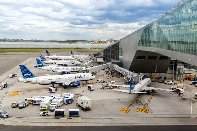 LaGuardia Airport terminal for Flushing transfers